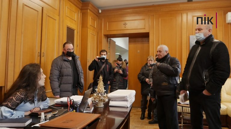В Івано-Франківську активісти вимагають від мера повернути людям комунальну лазню (ВІДЕО) 5 P1300265.00 03 50 02.Still001