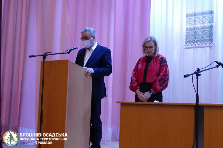 У Брошнів-Осаді приступив до роботи новообраний голова: що побажав йому попередник