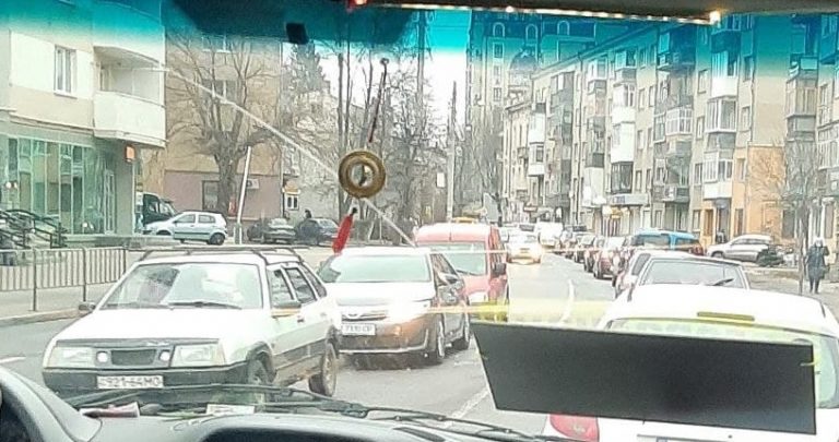 Франківськ ранковий: ДТП та величезні затори (ФОТО) 7 photo 2021 02 01 08 43 37
