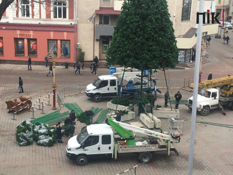 В Івано-Франківську нарешті розбирають головну ялинку (ФОТО) 11 франківська ялинка