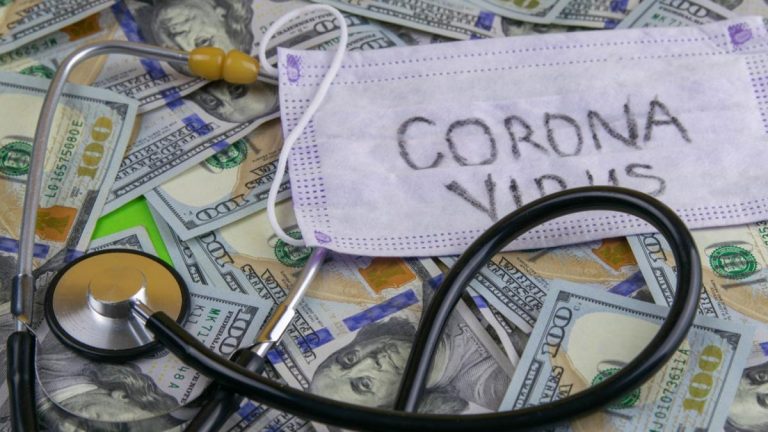 У Бурштині медикам, які лікують хворих на Covid-19 виплатили премію