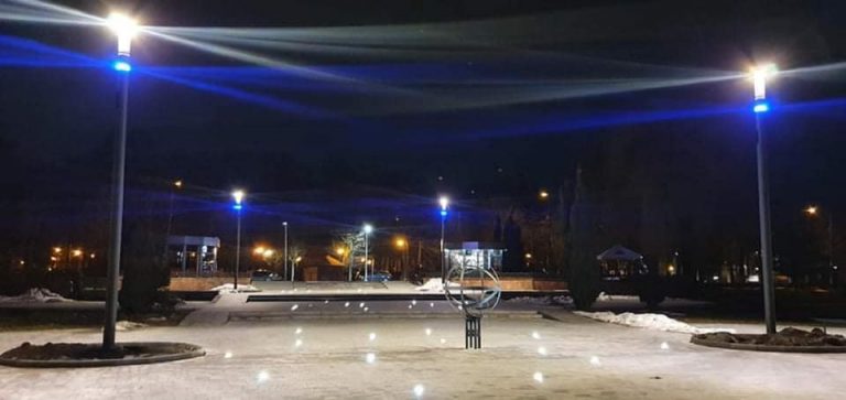 В Івано-Франківську підсвітили вхід в міське озеро (ФОТО) 4 В Івано-Франківську підсвітили вхід в міське озеро (ФОТО)