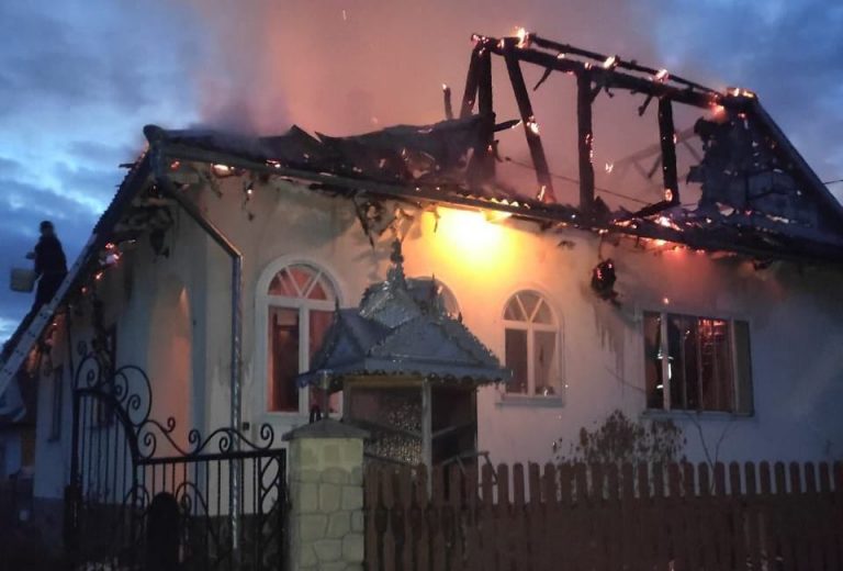 На Надвірнянщині одразу три пожежні частини гасили велику пожежу (ФОТО) 3 155970010 3720431524743322 3821549960525588247 o1
