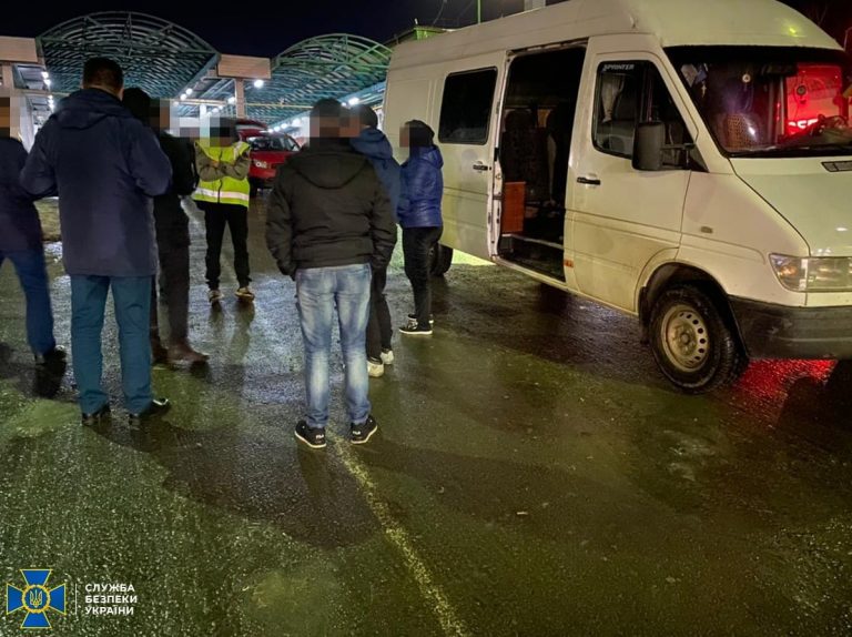 СБУ затримала прикарпатця, який з поплічниками нелегально переправляв заробітчан до ЄС (ФОТО) 5 156175506 3715672681835238 1220298767564846454 o