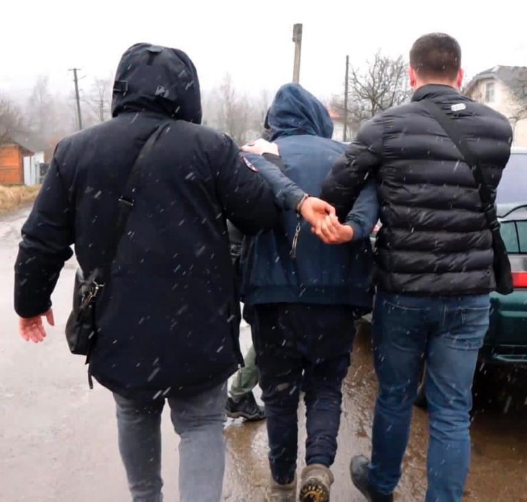 Прикарпатські поліцейські викрили серійного крадія (ФОТО) 4 157496052 5594381823935745 5048655296506766739 n
