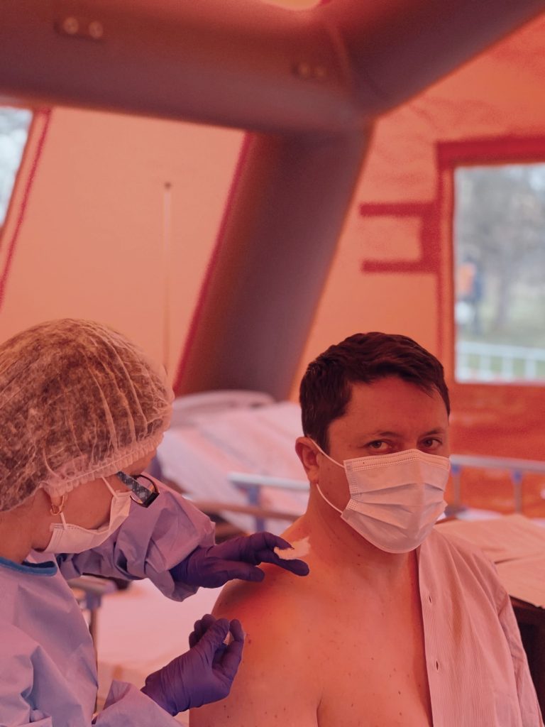 Очільник Прикарпаття Андрій Бойчук вакцинувався від коронавірусу (ФОТО) 9 159146603 137456858290272 3049406300722511167 o