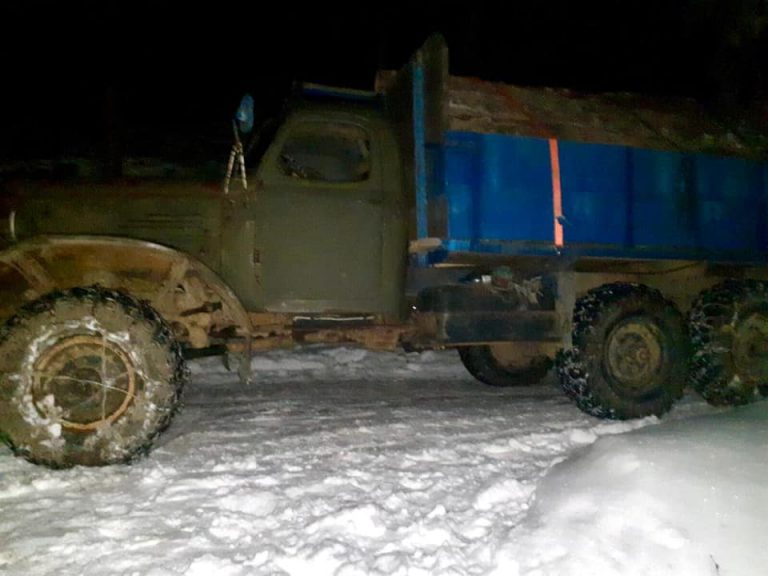 На Яремчанщині затримали вантажівку з викраденою лісодеревиною (ФОТО) 11 159816784 5620103818030212 3077071008862250360 n 1