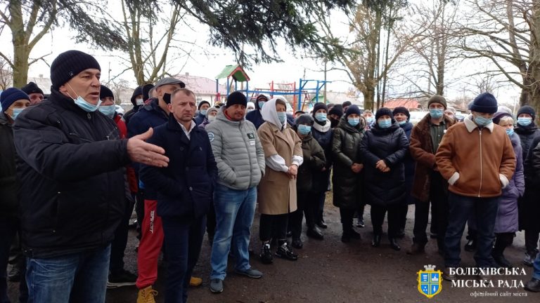 Міський голова Болехова зустрівся з громадою на свіжому повітрі: про що говорили (ФОТО) 13 Міський голова Болехова зустрівся з громадою на свіжому повітрі: про що говорили (ФОТО)