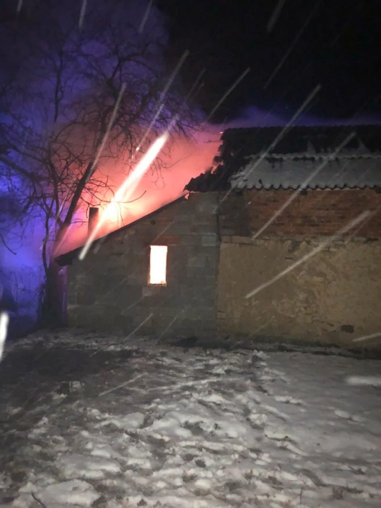Коротке замикання: на Прикарпатті горів будинок (ФОТО) 4 162022577 3764458517007289 6757355894265769378 o
