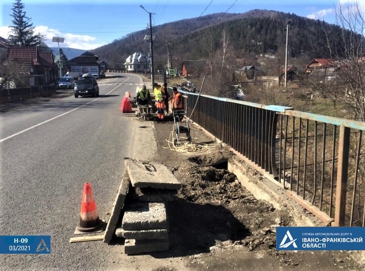 На Прикарпатті на дорогах державного значення триває ремонт мостів (ФОТО)