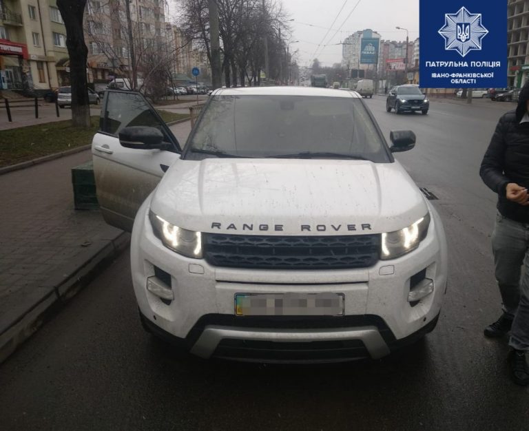 У Франківську патрульні зупинили "автомобіль-двійник" (ФОТО) 12 164493903 3884815971602507 2818767068457455101 o