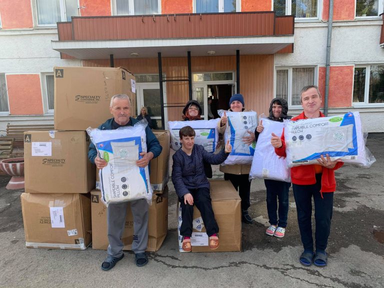 Івано-Франківський геріатричний пансіонат отримав допомогу від Союзу Українок Америки 11 164591701 2919777561643295 8219593820551028101 n