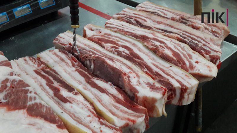 Свіже м’ясо та завтрашній день: що прогнозує попит на центральному ринку в Івано-Франківську: (ФОТО) 1 20210306 115402 scaled