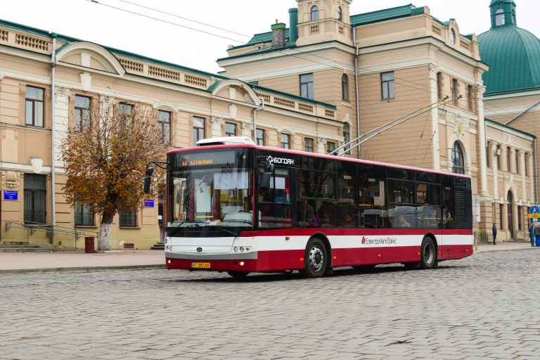 В Івано-Франківську розпочали будівництво нової тролейбусної лінії 6 48971465 2041941692540697 8181976350295326720 o