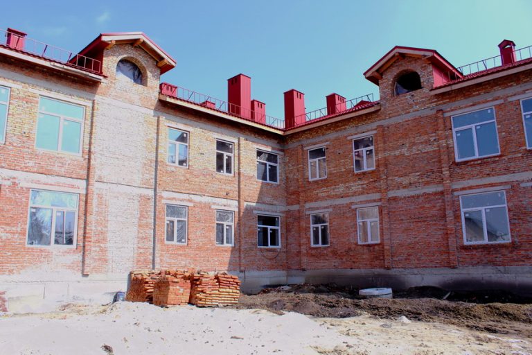 CHORNOLIZTSI GOLOVNA