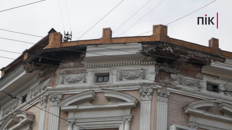 Взяли у власність і не рятують. У Франківську пам'ятки архітектури продовжують руйнуватися (ФОТО) 1 P1300265.00 00 14 06.Still002 scaled 1