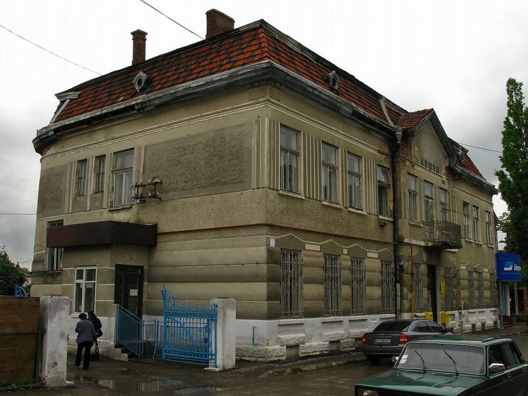 У Снятині вже 7 років не можуть відремонтувати поштове відділення (ФОТО) 4 У Снятині вже 7 років не можуть відремонтувати поштове відділення (ФОТО)