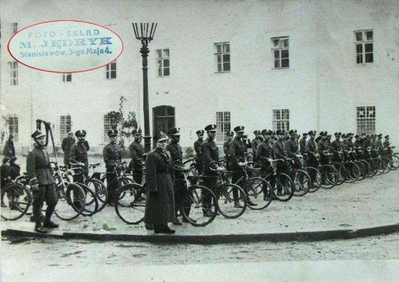 Stanyslavivska politsiya. 1920 1930 r. Lokatsiya vidpovidaye suchasnij ploshhi SHeptytskogo. scaled