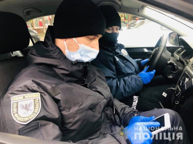 В помешканні мешканця Тлумаччини поліцейські знайшли наркотиків на 100 тисяч гривень 11 В помешканні мешканця Тлумаччини поліцейські знайшли наркотиків на 100 тисяч гривень
