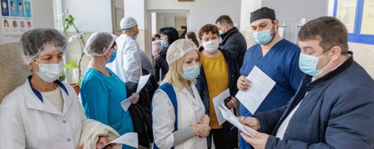 В Україні почалася друга хвиля щеплень від COVID-19. Кого і як вакцинуватимуть 12 ef10329ca663c21a