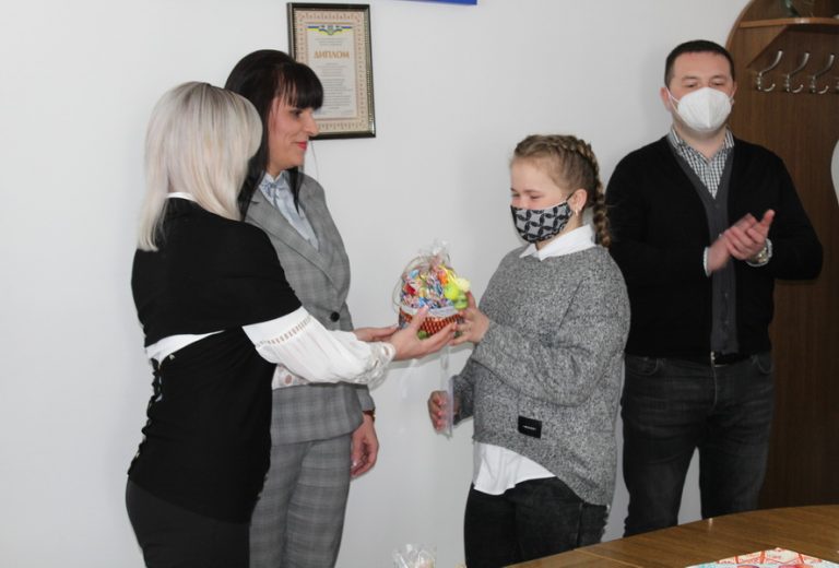 У Тисмениці назвали переможців Великоднього конкурсу малюнків (ФОТО) 1 У Тисмениці назвали переможців Великоднього конкурсу малюнків (ФОТО)