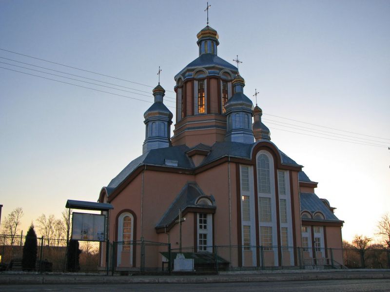 Куди піти на Прикарпатті: церква Миколая у Тисмениці.