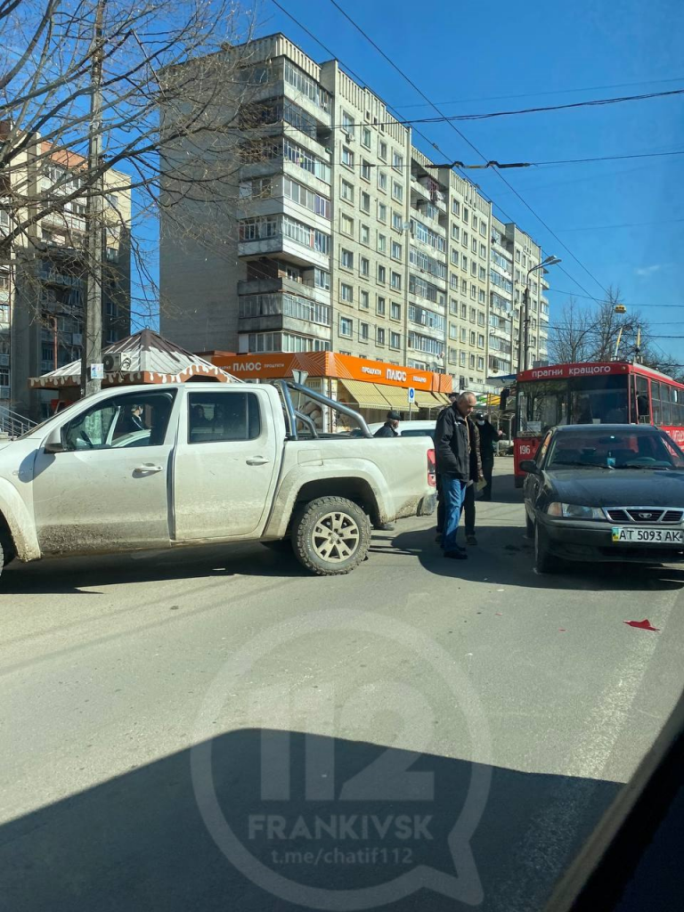 У Франківську зупинився рух тролейбусів (ФОТО) 2 169151364 2805404736379234 3805662028469505151 n