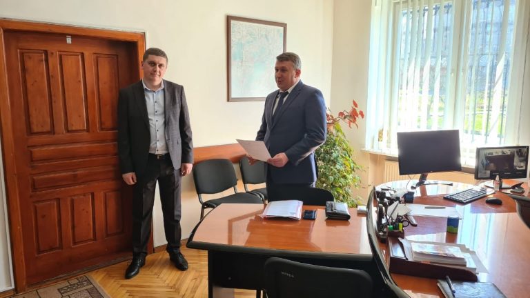 Стало відомо, хто став керівником Калуської окружної прокуратури (ФОТО) 3 Стало відомо, хто став керівником Калуської окружної прокуратури (ФОТО)