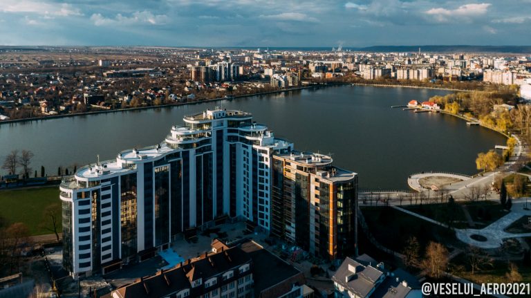Івано-Франківськ навесні: у мережі показали фото парку Шевченка з висоти пташиного польоту 9 Івано-Франківськ навесні: у мережі показали фото парку Шевченка з висоти пташиного польоту