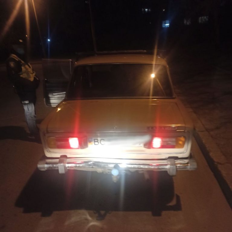 У Львові п'яний водій замість документів пред'явив ковбасу (ВІДЕО) 9 169654760 2853870941607028 3300839890103237438 n