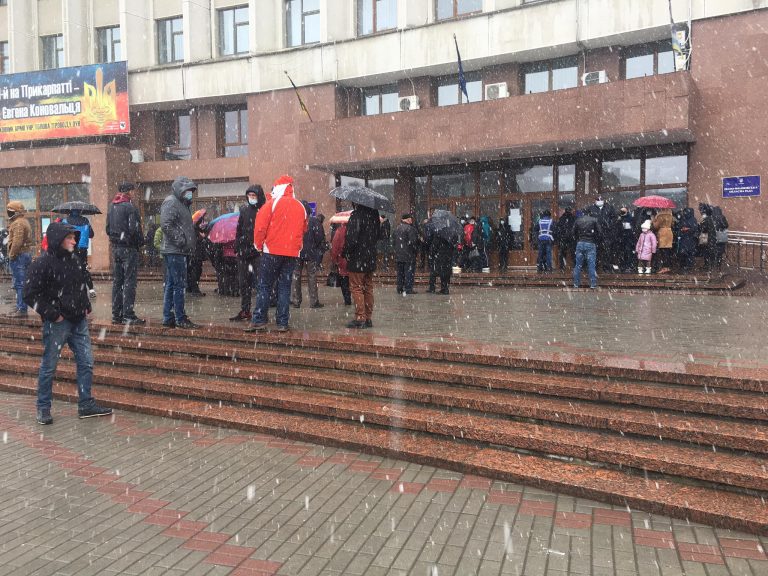 Довибори на 87-му окрузі: Шевченко зібрав мітинг біля Івано-Франківської ОДА (ФОТО) 8 169742934 551651662483846 7246009587622613948 n