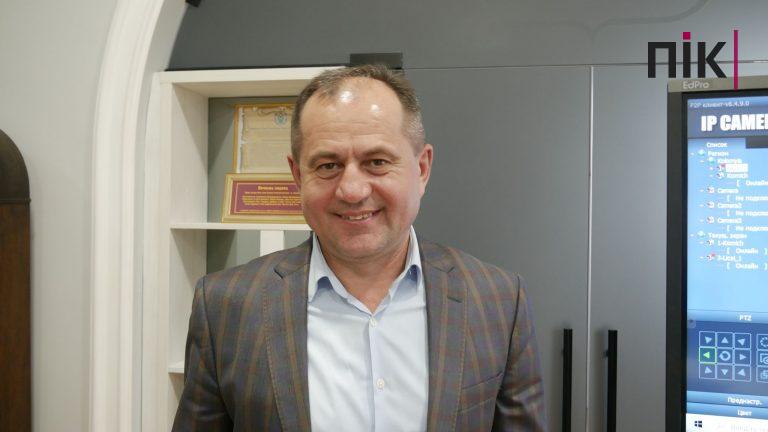 "Інтер'єр мого робочого кабінету має значно глибший підтекст, аніж просто результат якісного ремонту", - Коломийський голова Богдан Станіславський (ФОТО) 11 170160507 147824173922882 2065095203613870115 n