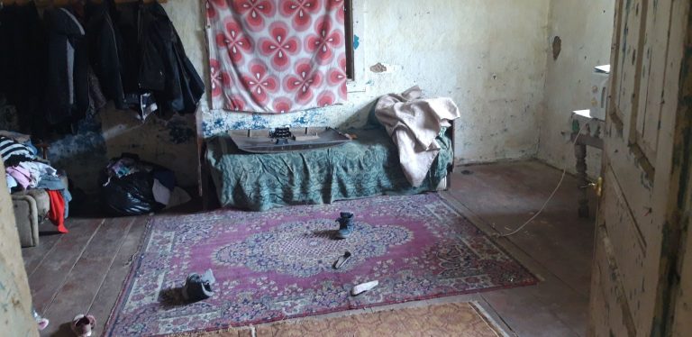 В Косівському районі сім'я живе у скруті: люди потребують елементарних речей (ФОТО)
