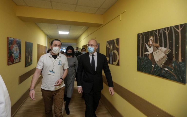 Денис Шмигаль назвав роботу трьох медичних закладів у Львові прикладом для всієї галузі (ФОТО) 5 Денис Шмигаль назвав роботу трьох медичних закладів у Львові прикладом для всієї галузі (ФОТО)