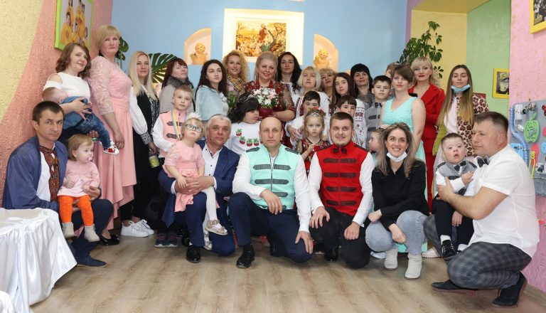 У Долині відкрили "Сонячну світлицю" для особливих діток (ФОТО) 5 У Долині відкрили "Сонячну світлицю" для особливих діток (ФОТО)