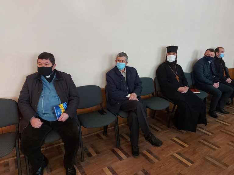 У Косові обговорили зі священниками, як будуть святкувати Великдень в умовах карантину 9 У Косові разом зі священниками визначились, як святкуватимуть Великдень в умовах карантину