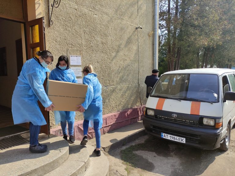 Коломийська лікарня отримала гуманітарну допомогу з Чехії (ФОТО) 5 177030030 2680468118911560 5172547558188587271 n