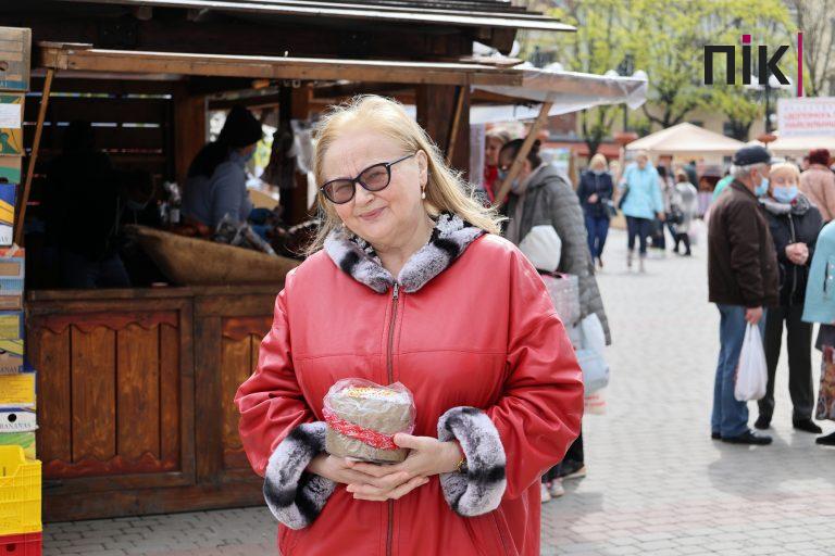 Люди Прикарпаття: передвеликодній ярмарок біля Ратуші (ФОТО) 11 IMG 4754 novyj razmer 1