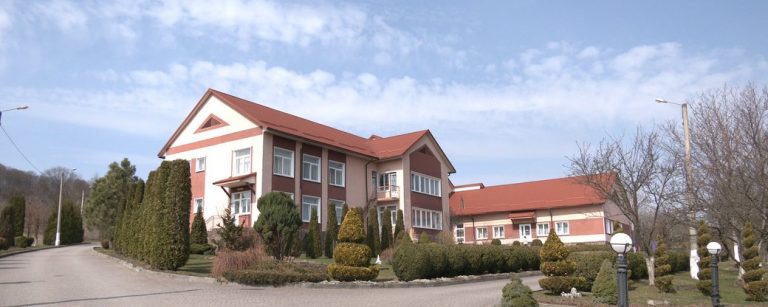 Нардепи хочуть скасувати рішення про ліквідацію "Теплого дому" на Прикарпатті 3 c12f9c95bdeda7d7
