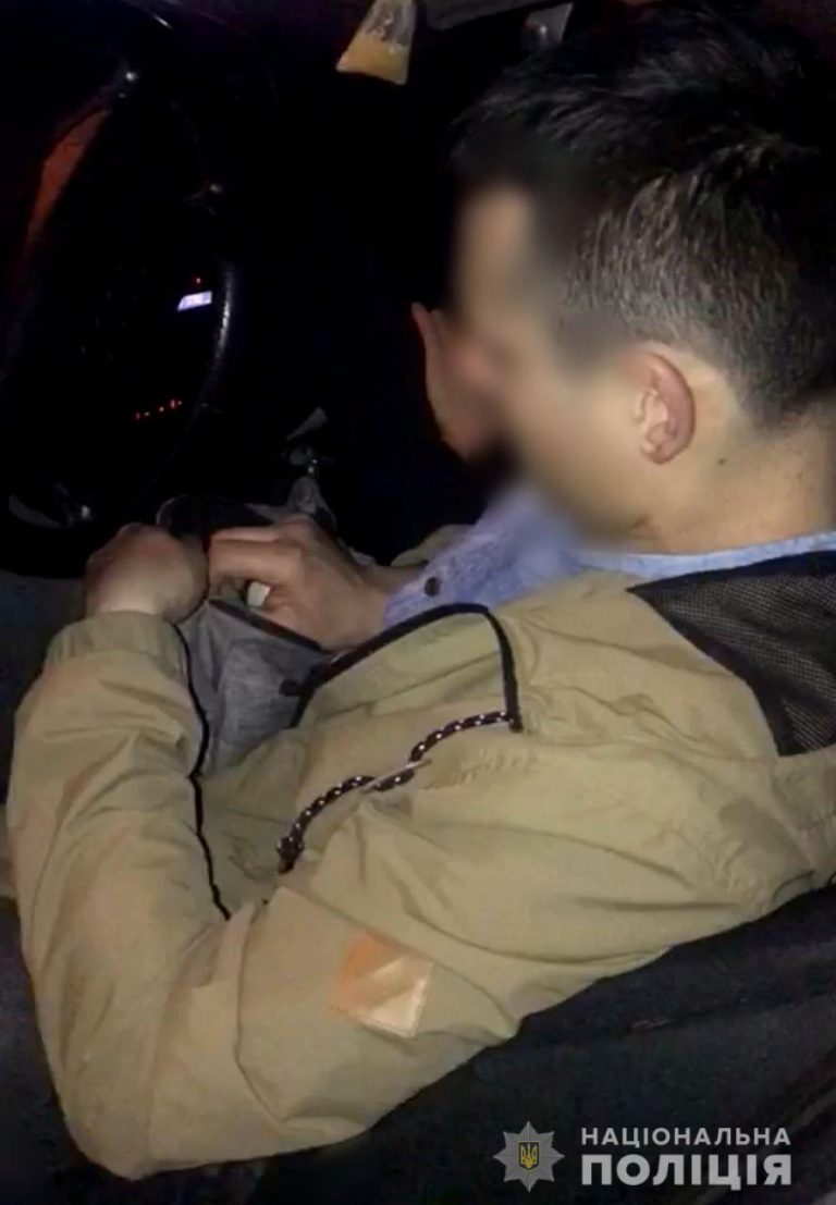 У Калуші водій їздив по місту напідпитку і з підробленими документами (ФОТО, ВІДЕО) 3 У Калуші водій їздив по місту напідпитку і з підробленими документами (ФОТО, ВІДЕО)