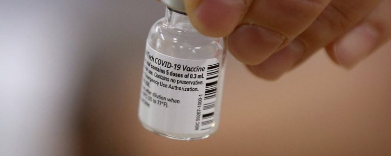 Pfizer та BioNTech подали заявки на використання вакцини для підлітків 12 e5e9109b1c25272c