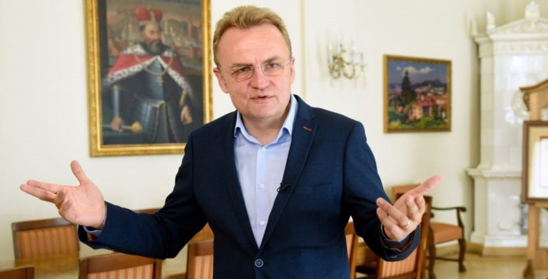 Мера Львова облили невстановленою рідиною: особу зловмисника встановили 7 Садовий