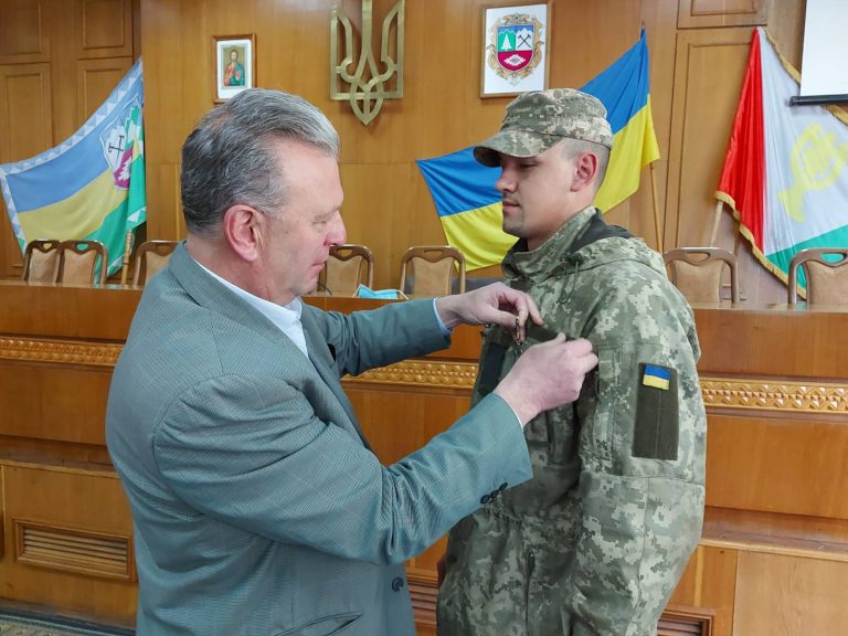 У Косові учасникам бойових дій вручили нагрудні знаки (ФОТО) 4 У Косові учасникам бойових дій вручили нагрудні знаки (ФОТО)