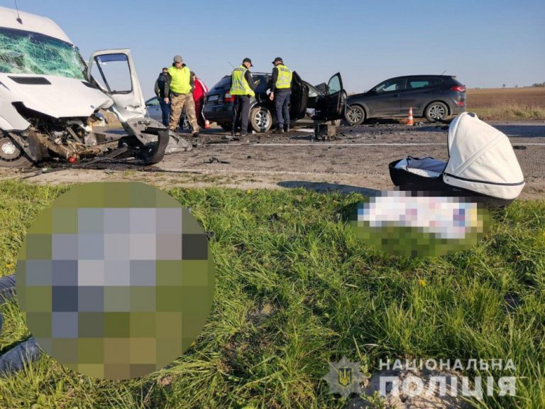 Загинула вся родина: подробиці смертельної аварії з немовлям (ФОТО, ВІДЕО) 2 1030740 2 w 1000