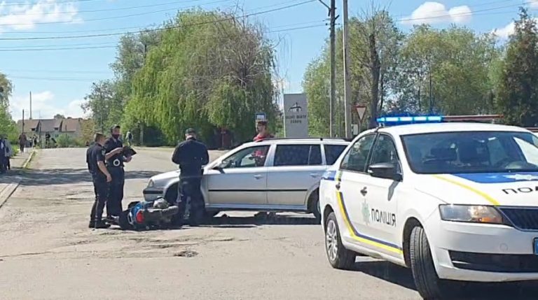 ДТП у Галичі: зіштовхнулися легковик та мотоцикл (ВІДЕО) 5 1111111