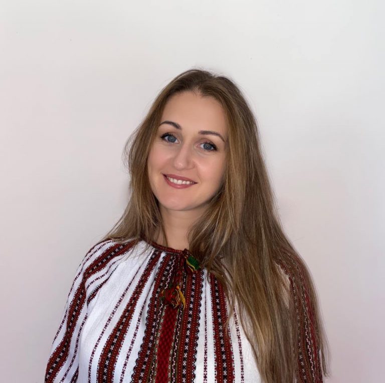 Франківчанка Любов Мартинюк стала чемпіонкою Європи з перукарського мистецтва (ФОТО) 4 Франківчанка Любов Мартинюк стала чемпіонкою Європи з перукарського мистецтва (ФОТО)