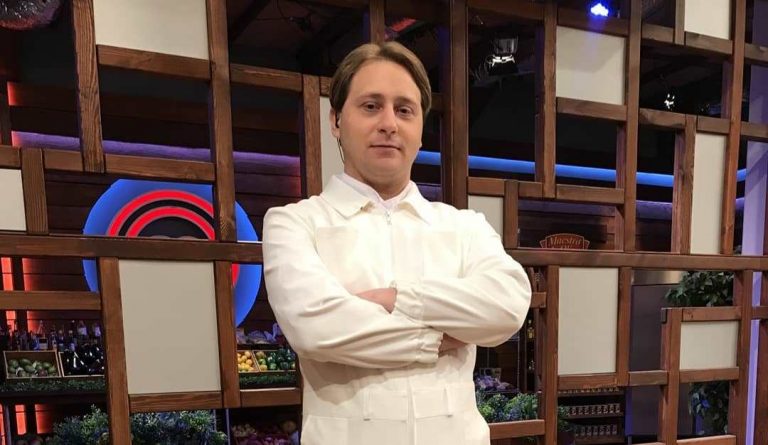 "МайстерШеф": Микола Мигаль приготував драглі з кролика та бив суддів вербою (ФОТО) 2 162379909 3863013263767106 1248564926189538411 n