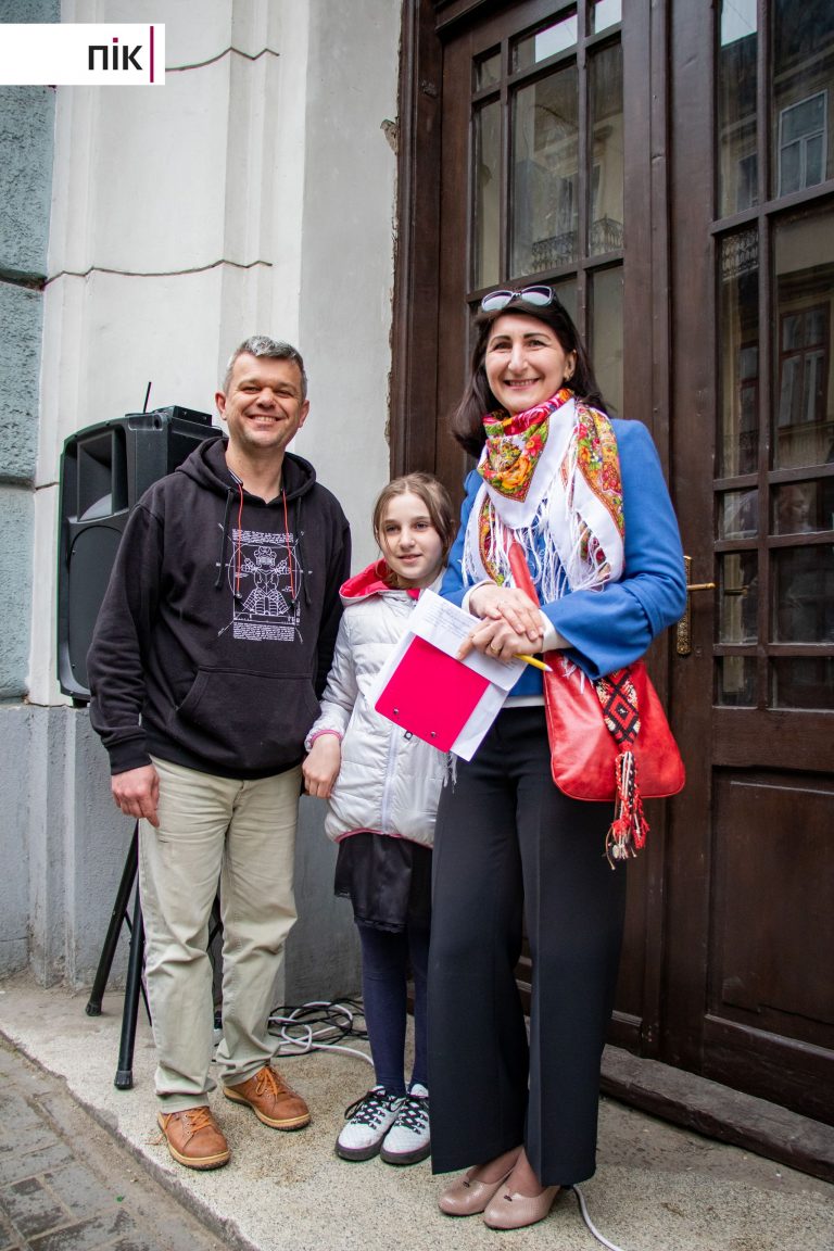 Що сказав би мер Івано-Франківська, якби глянув за відреставровані двері, які презентували з нагоди Дня міста (ФОТО) 11 182800199 300633924836075 8585429436910647872 n