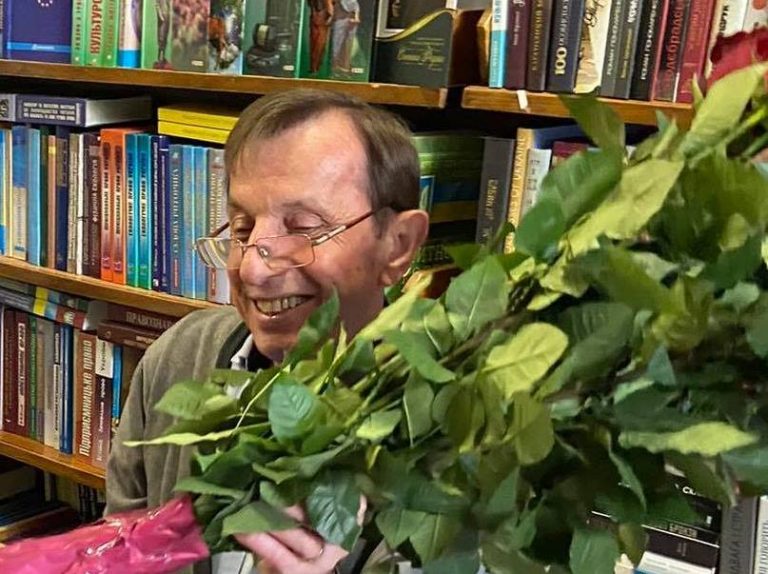 Душа "Букініста": книгар Богдан Вовчук святкує поважний ювілей (ФОТО) 6 183130806 301941221502141 2659582694253402029 n 1
