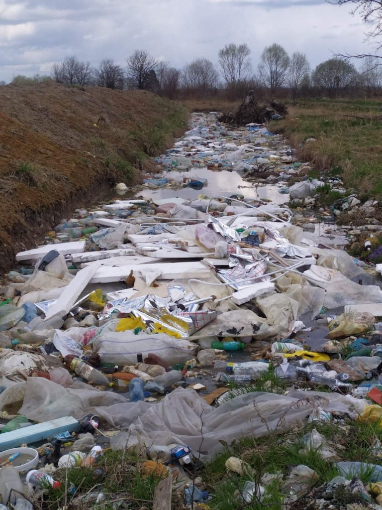 На території Перегінської ТГ виявили значне засмічення (ФОТО) 6 186501685 307723220798213 9156510280594212929 n